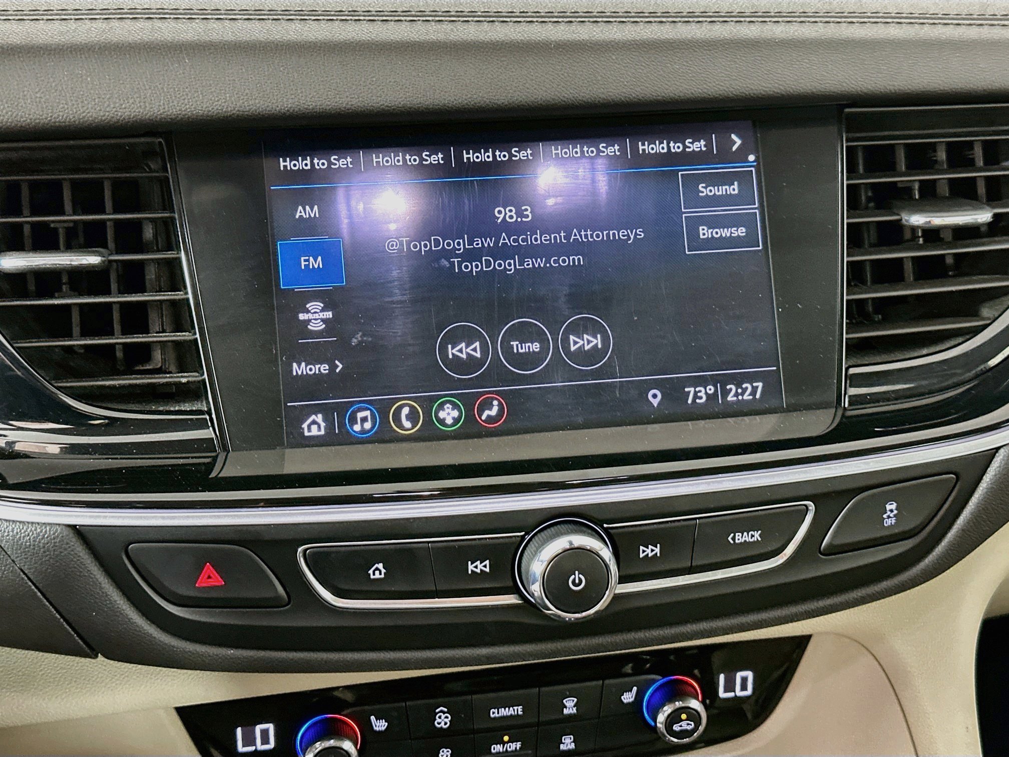Used 2018 Buick Regal Essence FWD image 19