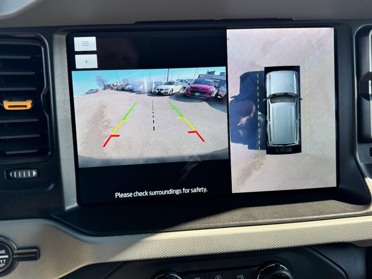 Used 2023 Ford Bronco Badlands image 18