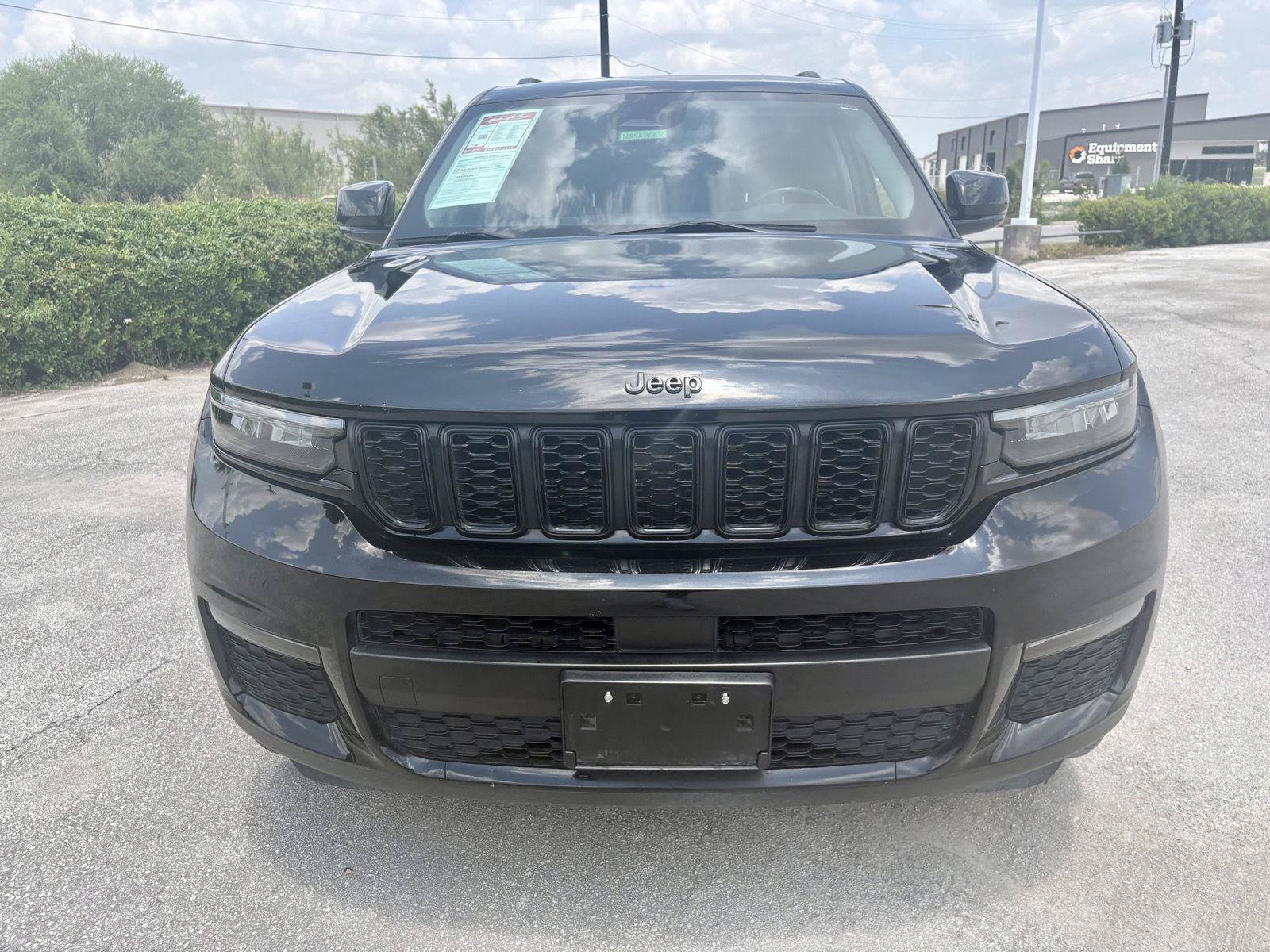 Used 2022 Jeep Grand Cherokee L Limited w/ Black Appearance Package RWD image 9