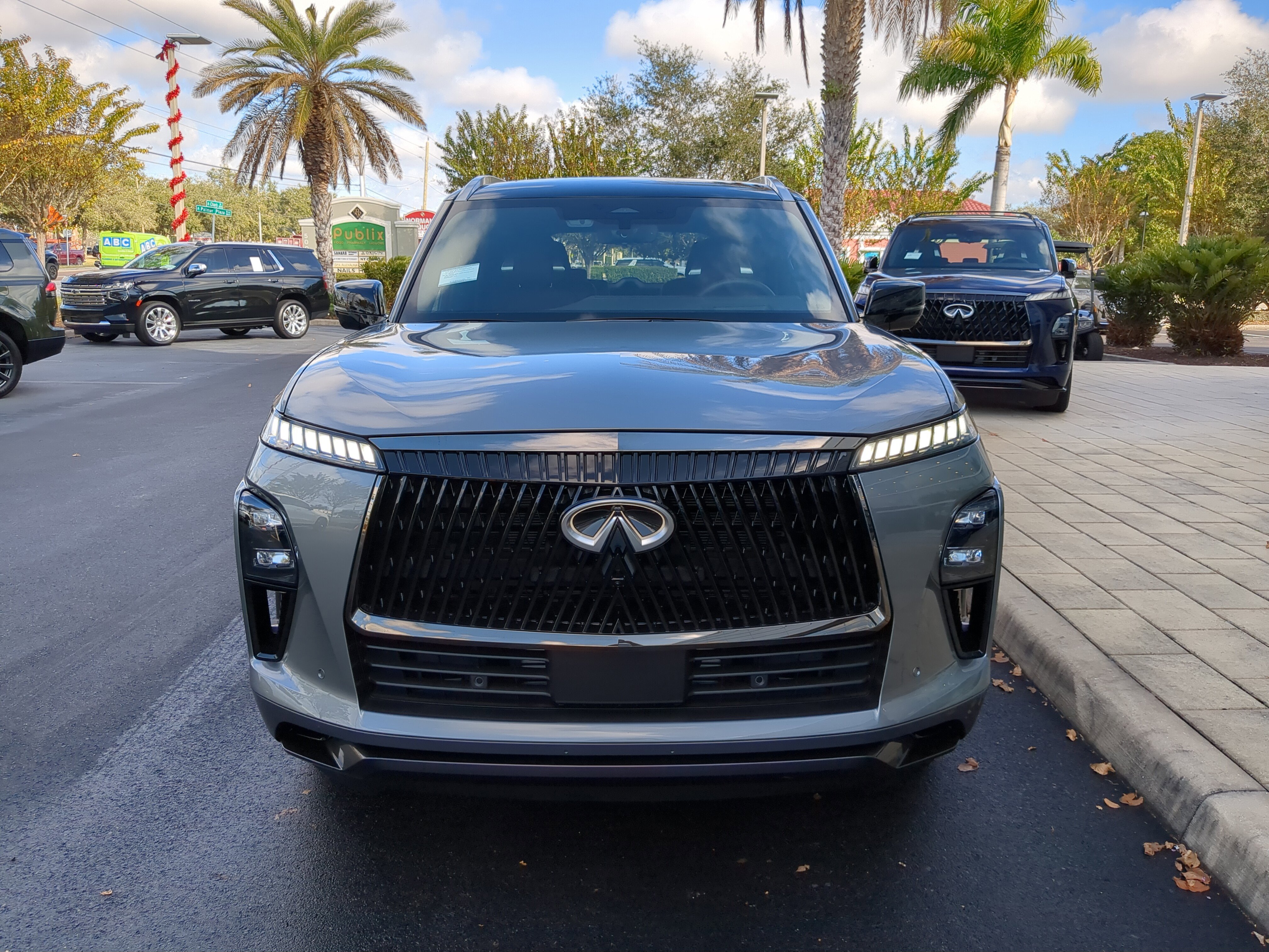 New 2026 INFINITI QX80 Autograph w/ Premium Cargo Package image 2