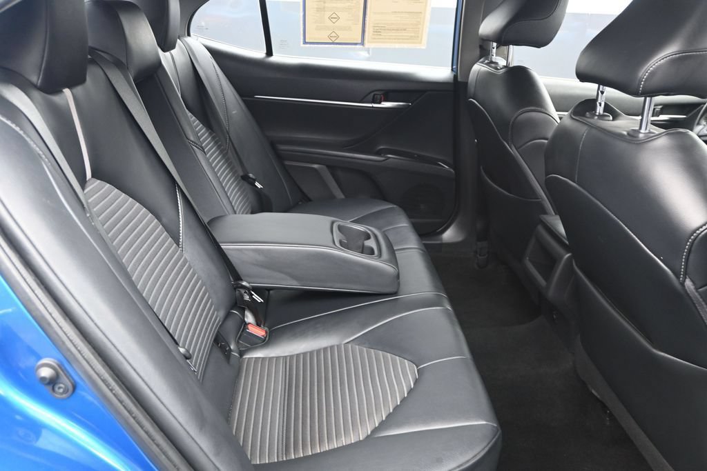 Used 2020 Toyota Camry SE FWD image 12
