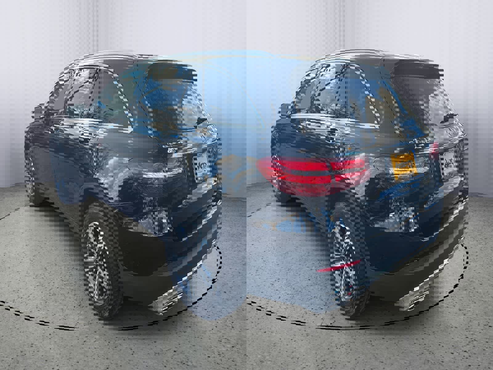 Used 2019 Mercedes-Benz GLC 300 4MATIC image 4