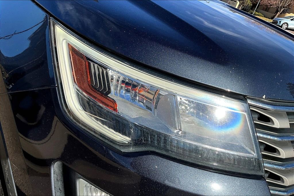 Used 2017 Ford Explorer XLT w/ Equipment Group 201A image 32