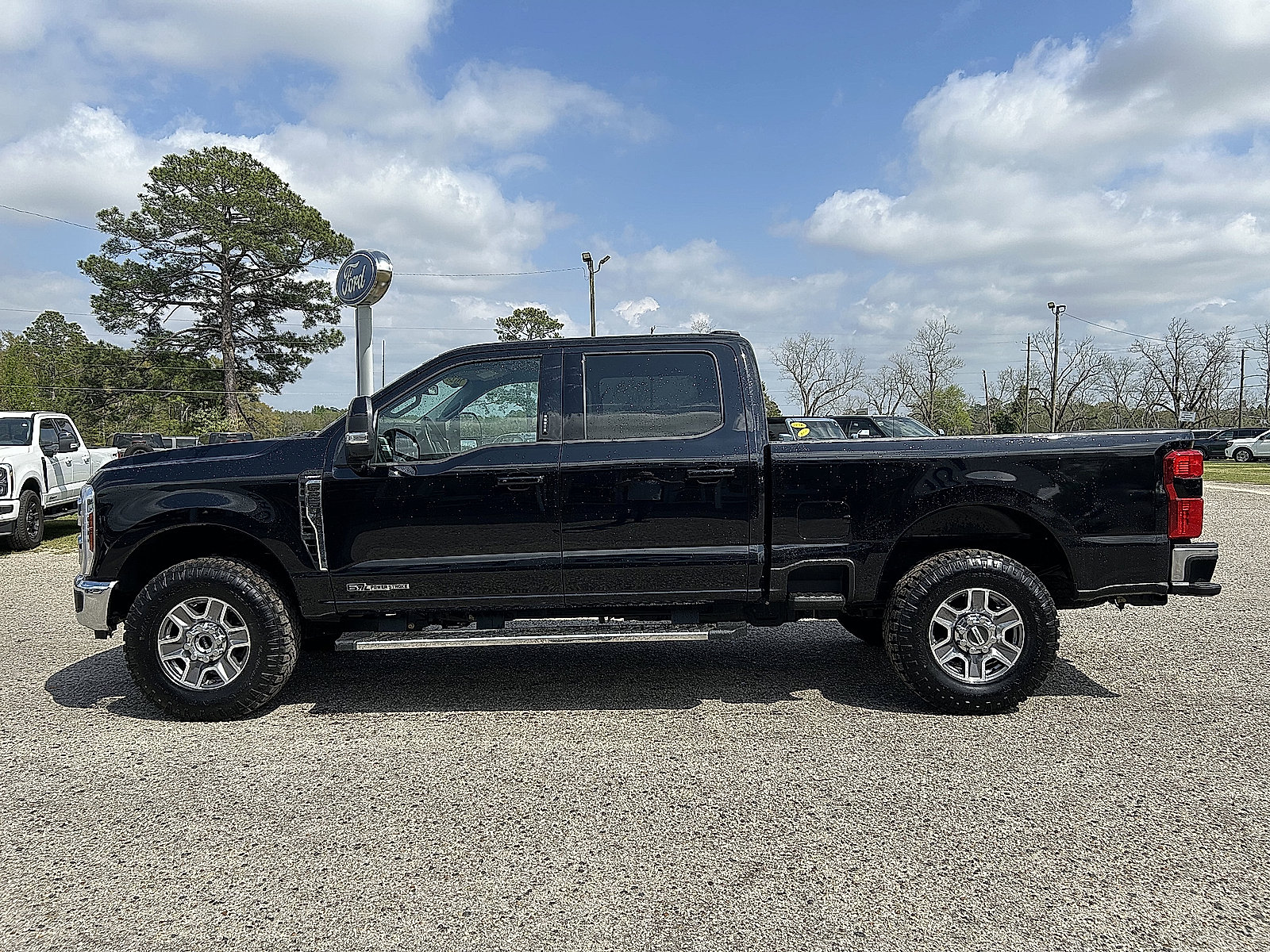 Used 2024 Ford F250 Lariat AWD/4WD image 1
