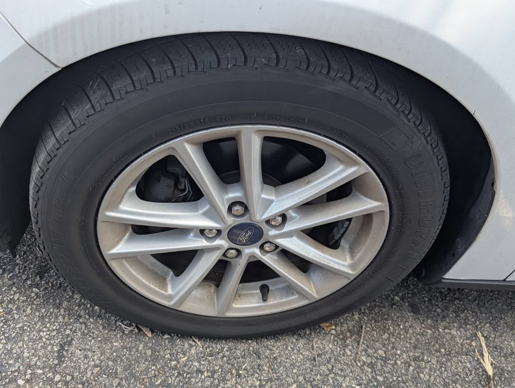 Used 2018 Ford Focus SE FWD image 5