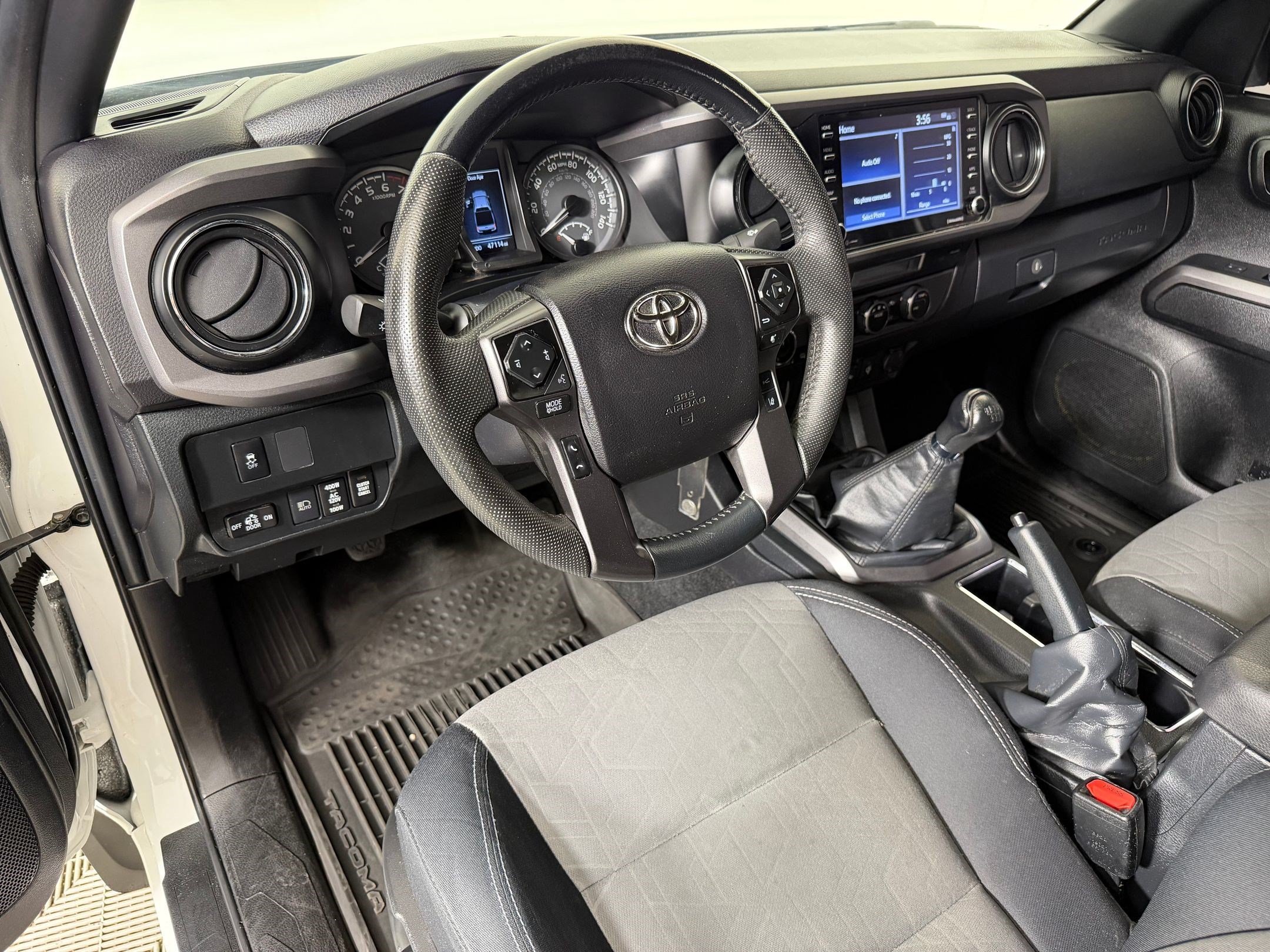 Used 2022 Toyota Tacoma TRD Off-Road w/ Black Out Package (TMS) AWD/4WD image 4