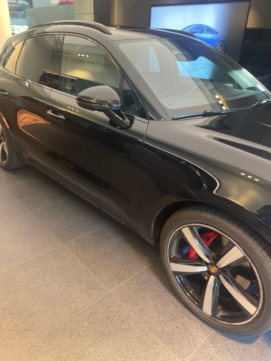 Certified 2024 Porsche Macan S AWD/4WD image 3