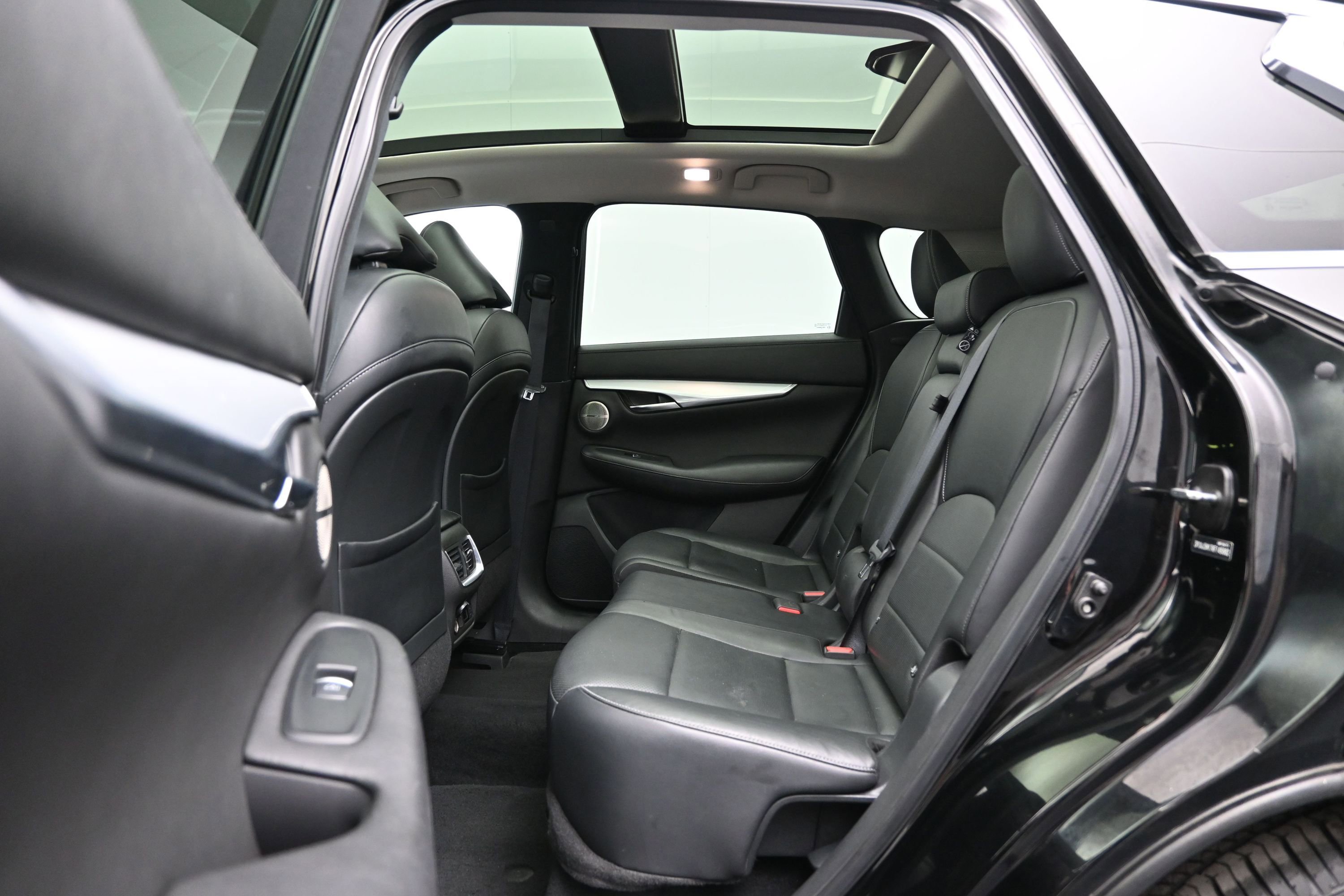 Used 2019 INFINITI QX50 Essential w/ Proactive Package FWD image 11