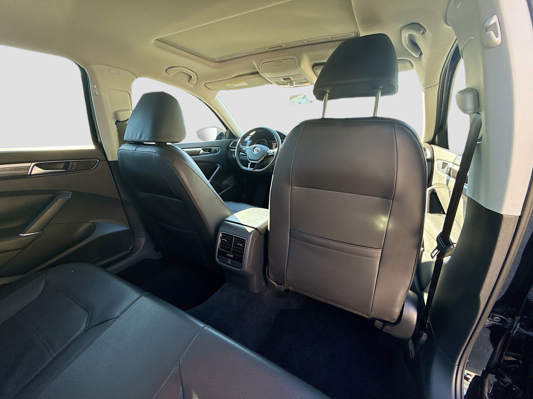 Used 2016 Volkswagen Passat 1.8T SE image 30