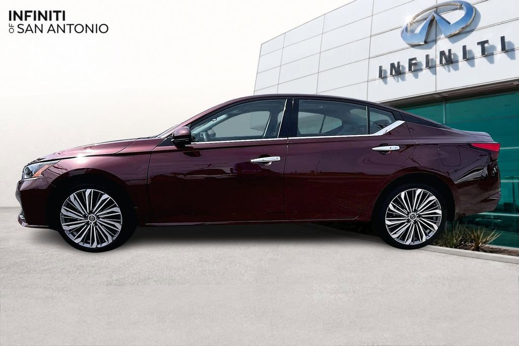 Used 2025 Nissan Altima 2.5 SL AWD/4WD image 44