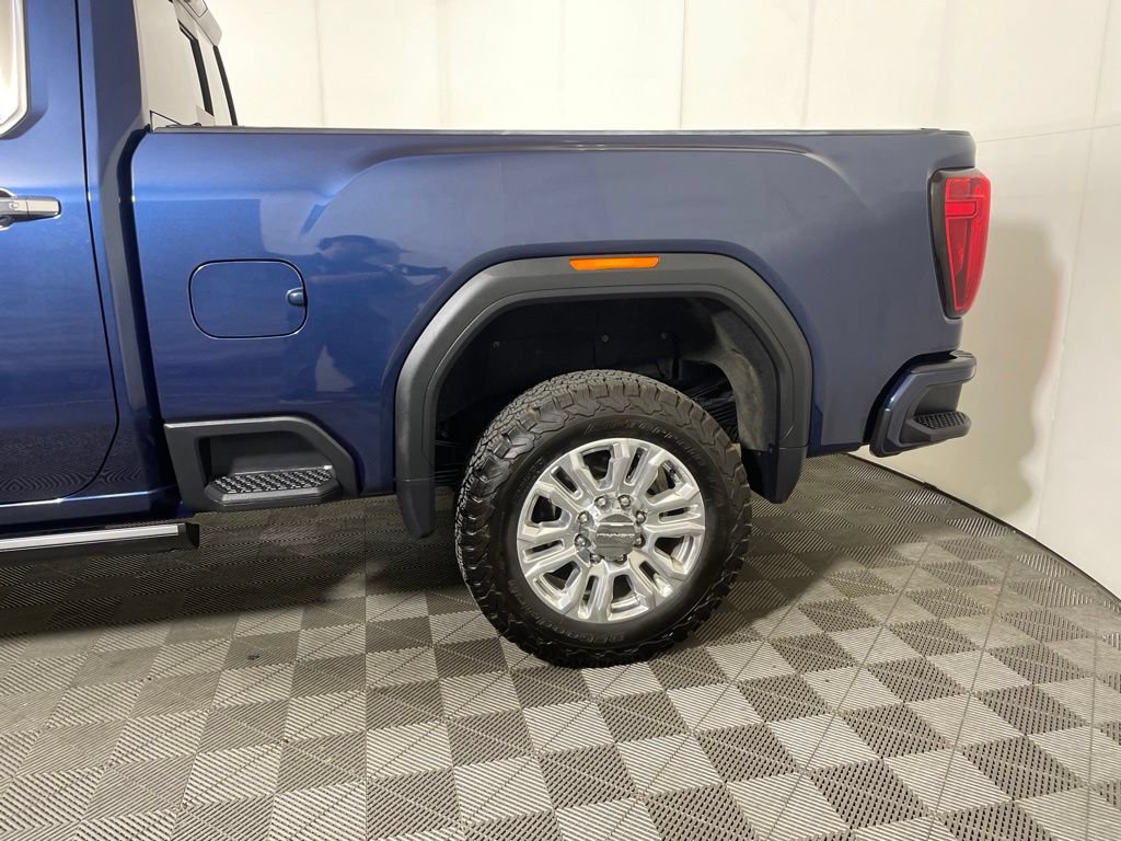 Used 2022 GMC Sierra 3500 Denali AWD/4WD image 5
