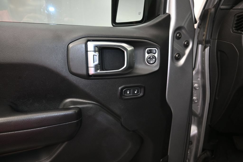 Used 2018 Jeep Wrangler Unlimited Sport S AWD/4WD image 11