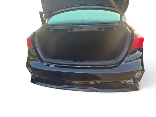 Used 2024 Kia Forte LXS w/ LXS Technology Package FWD image 10