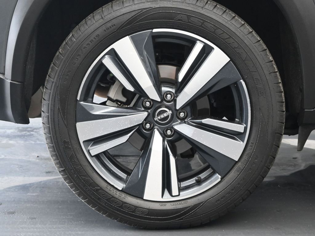 Used 2024 Nissan Rogue SL AWD/4WD image 9
