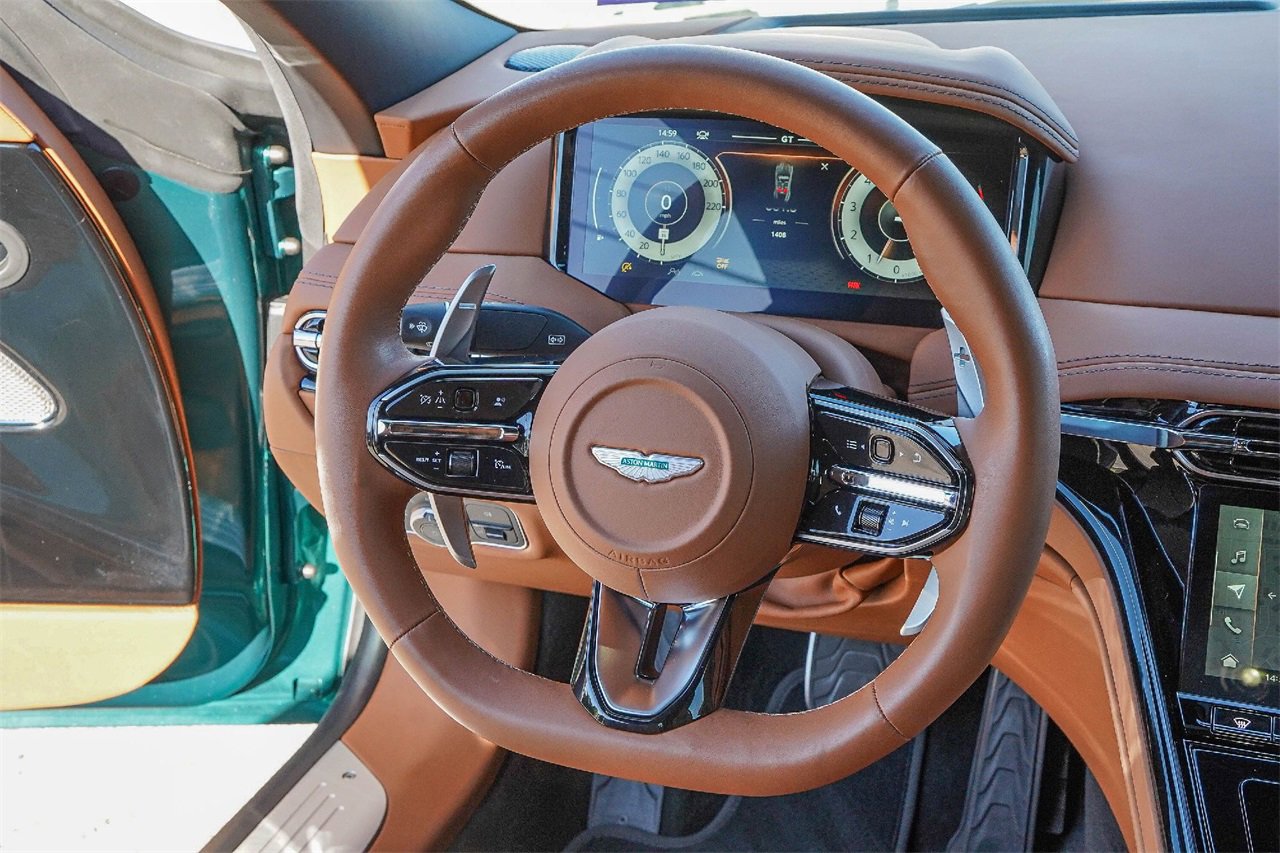 Used 2024 Aston Martin DB12 image 40