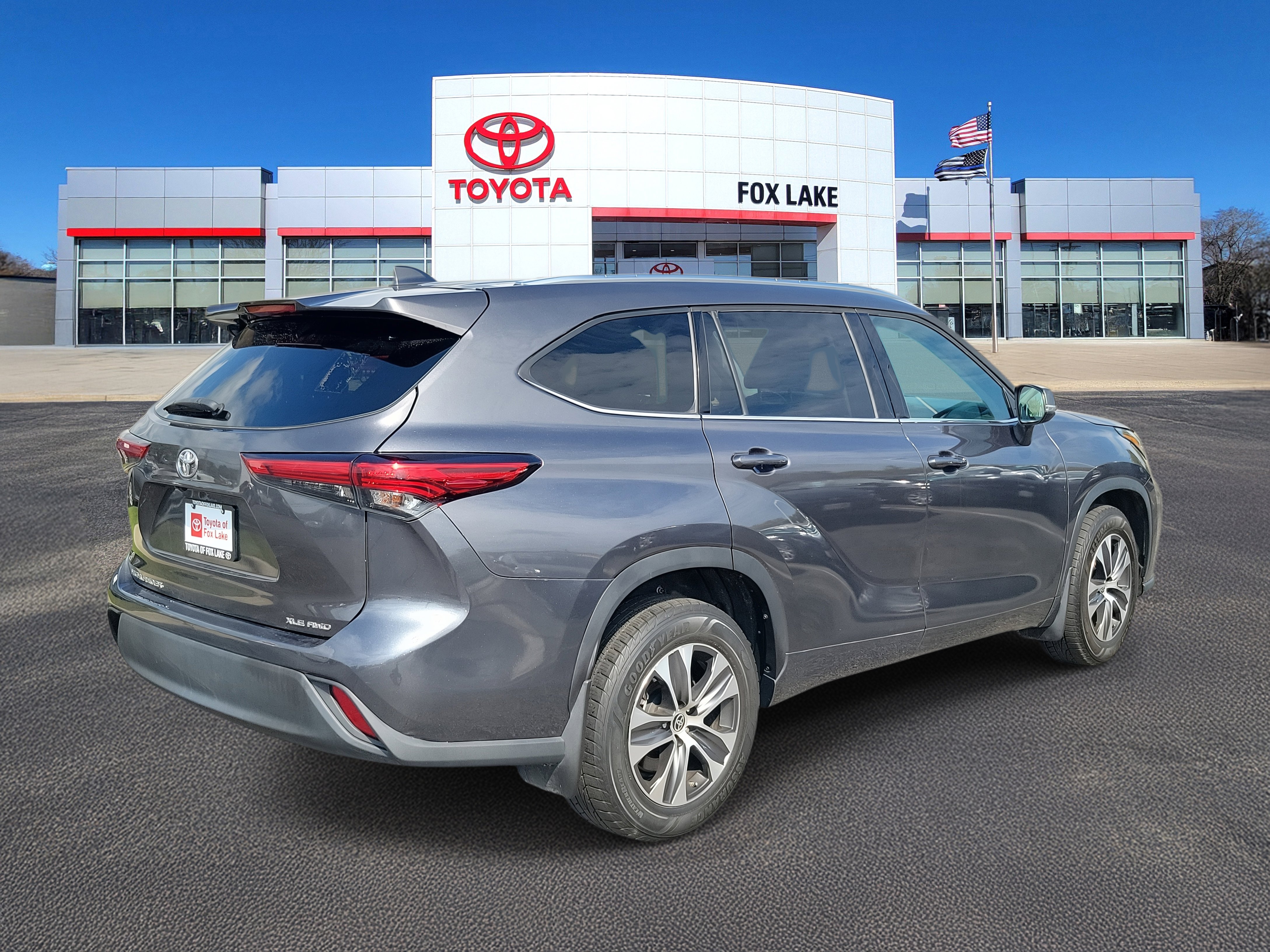 Used 2021 Toyota Highlander XLE image 4