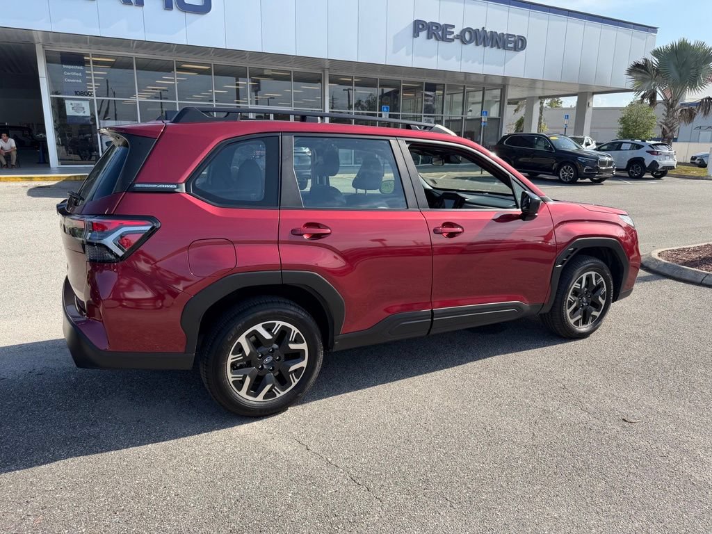 Used 2025 Subaru Forester AWD/4WD image 3