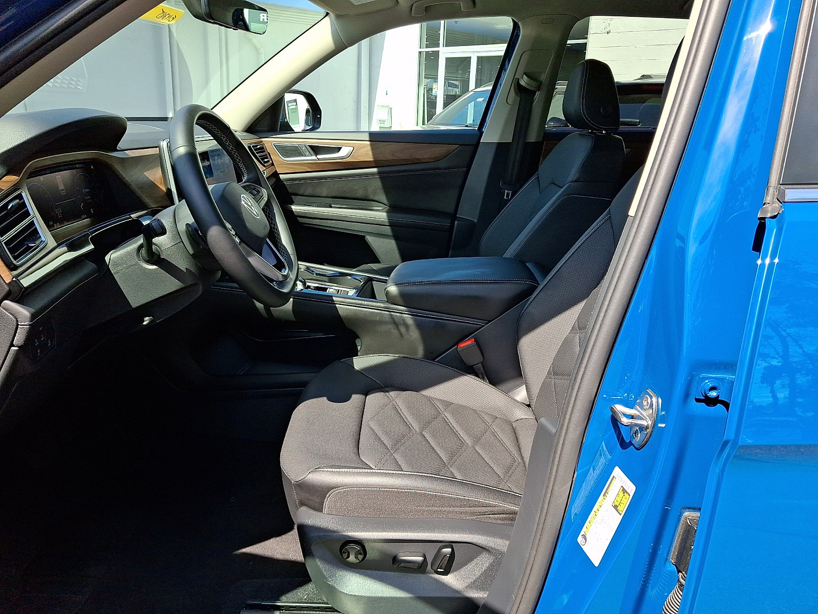 Used 2026 Volkswagen Atlas SE AWD/4WD image 16