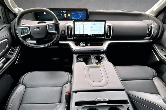 New 2025 Ford Expedition Platinum w/ Driver's Package image 5