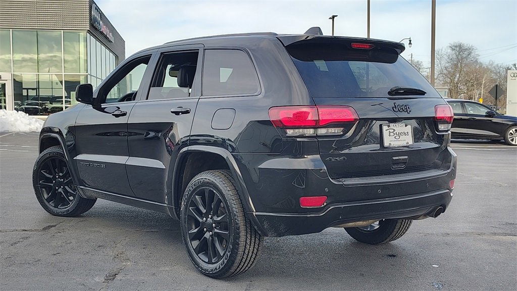 Used 2019 Jeep Grand Cherokee Altitude image 4