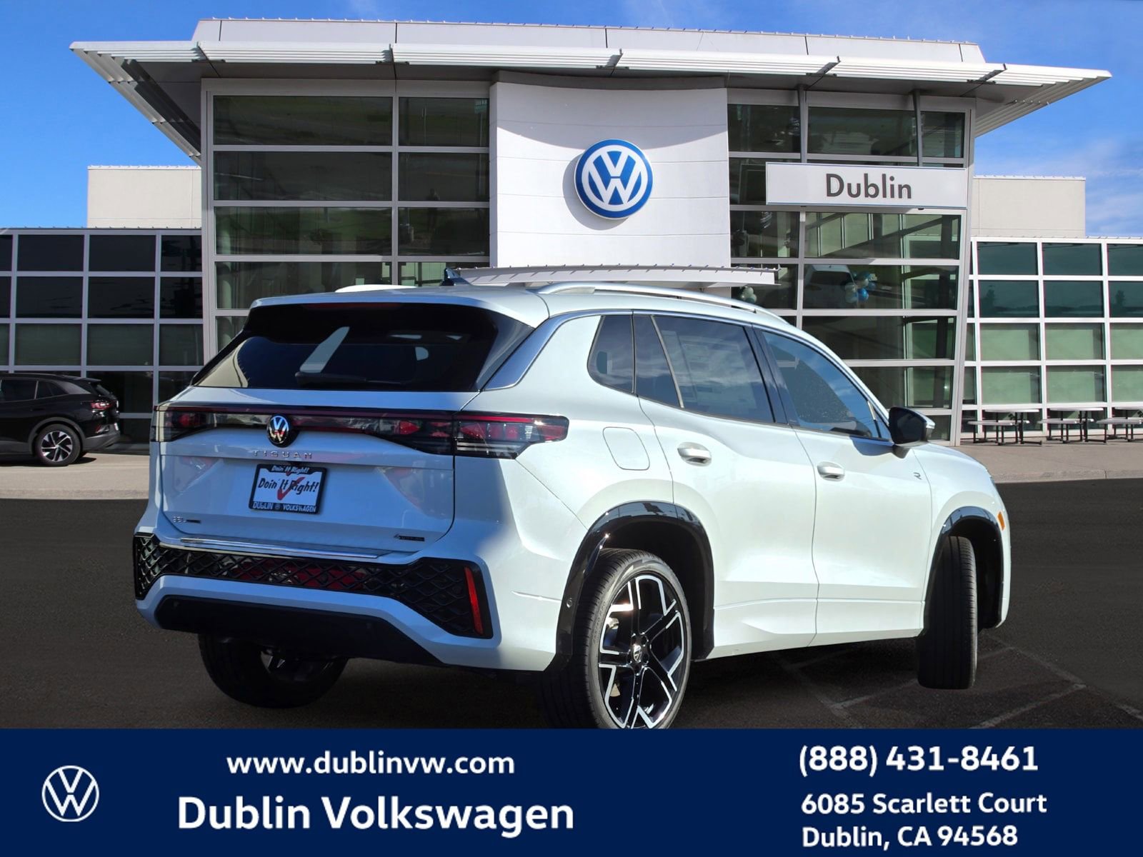 New 2026 Volkswagen Tiguan SEL R-Line image 4