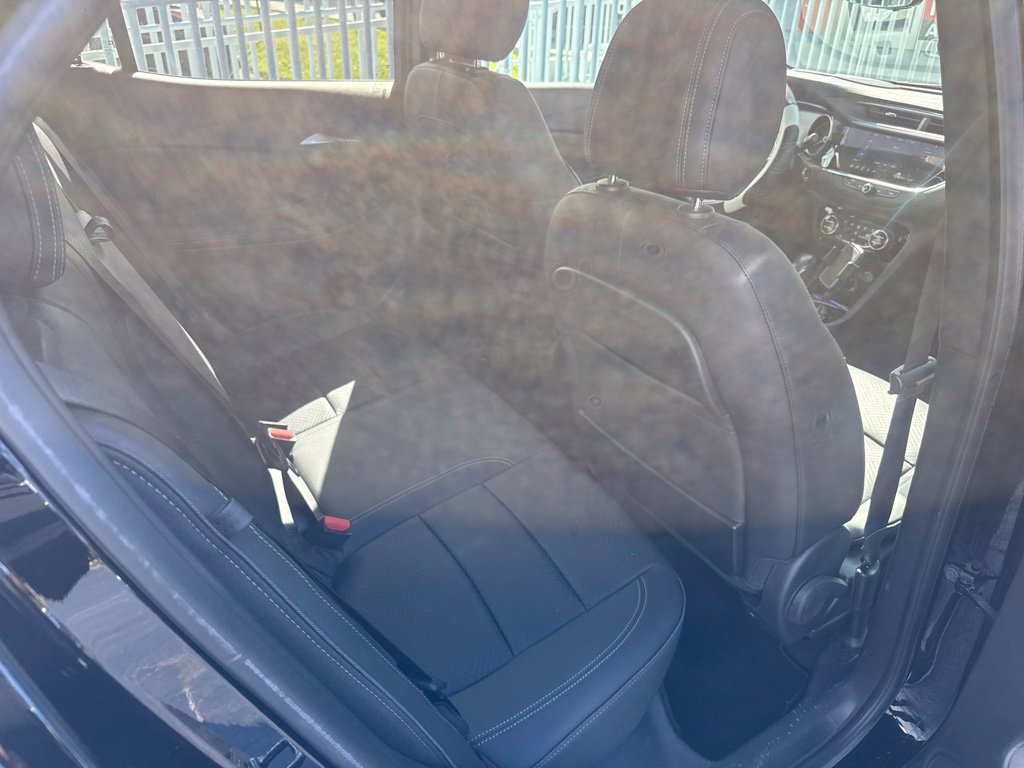 Used 2022 Buick Encore GX Essence w/ Advanced Technology Package FWD image 12