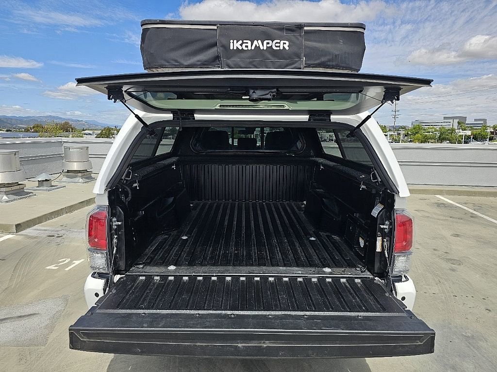 Used 2022 Toyota Tacoma TRD Sport w/ Technology Package AWD/4WD image 11