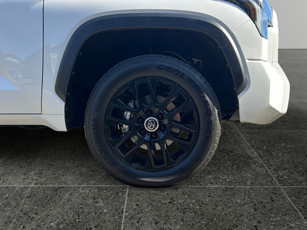 Used 2024 Toyota Tundra Limited image 9
