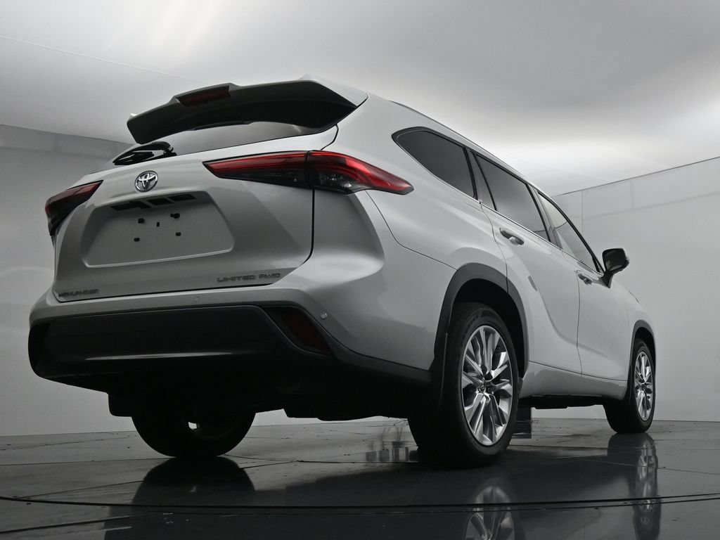 Used 2022 Toyota Highlander Limited AWD/4WD image 22