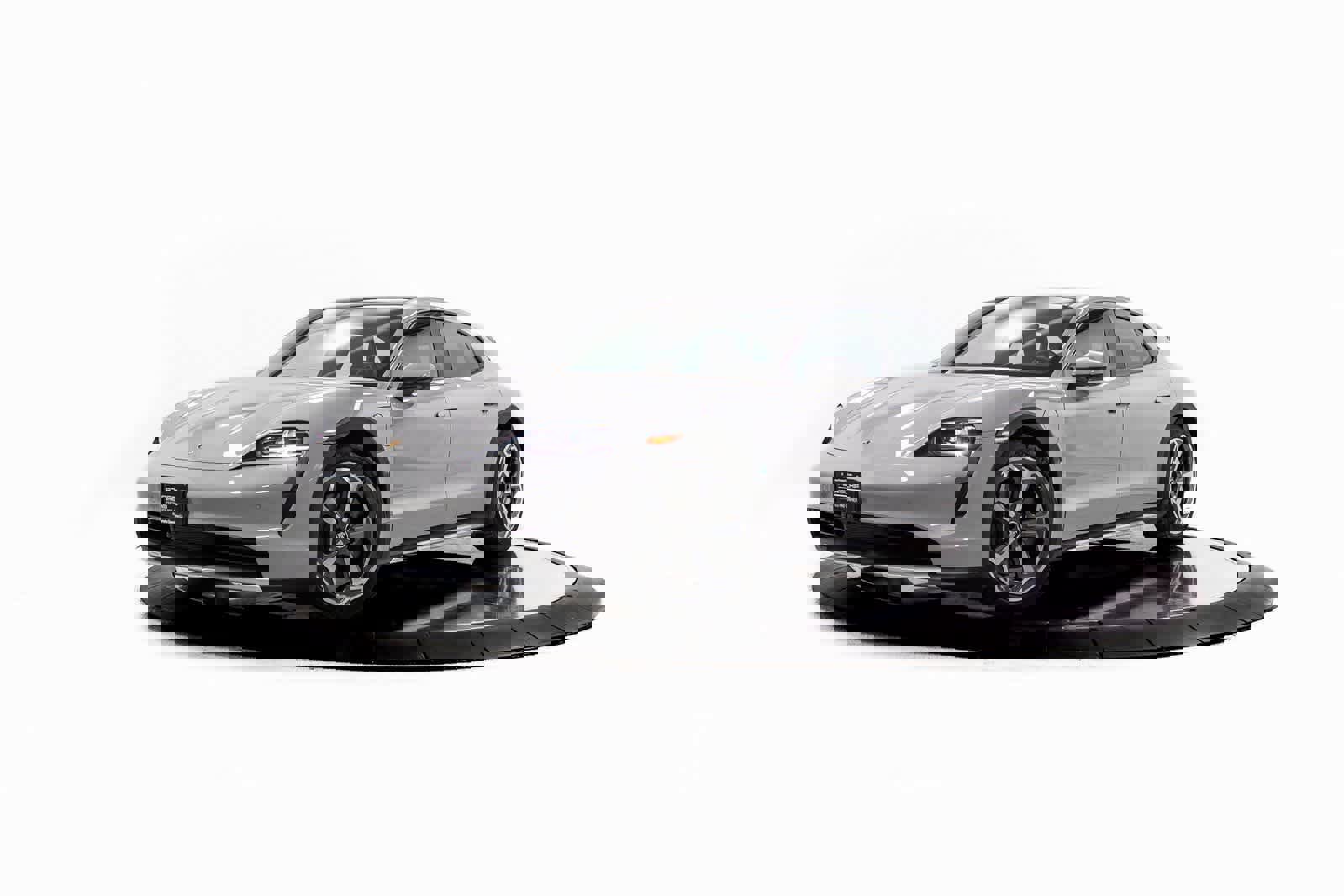 Certified 2024 Porsche Taycan 4 Cross Turismo image 1