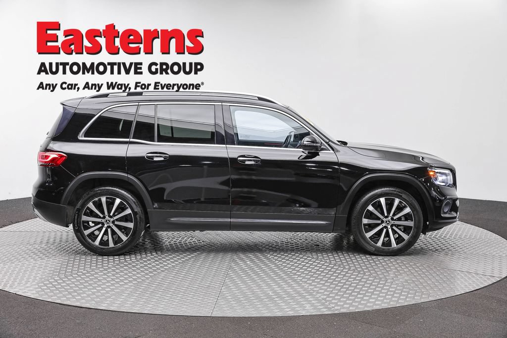 Used 2022 Mercedes-Benz GLB 250 4MATIC w/ Premium Package Lite image 4