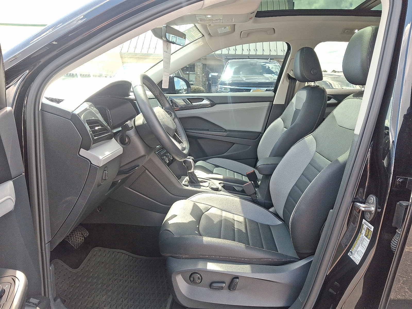 Certified 2022 Volkswagen Taos SEL image 13
