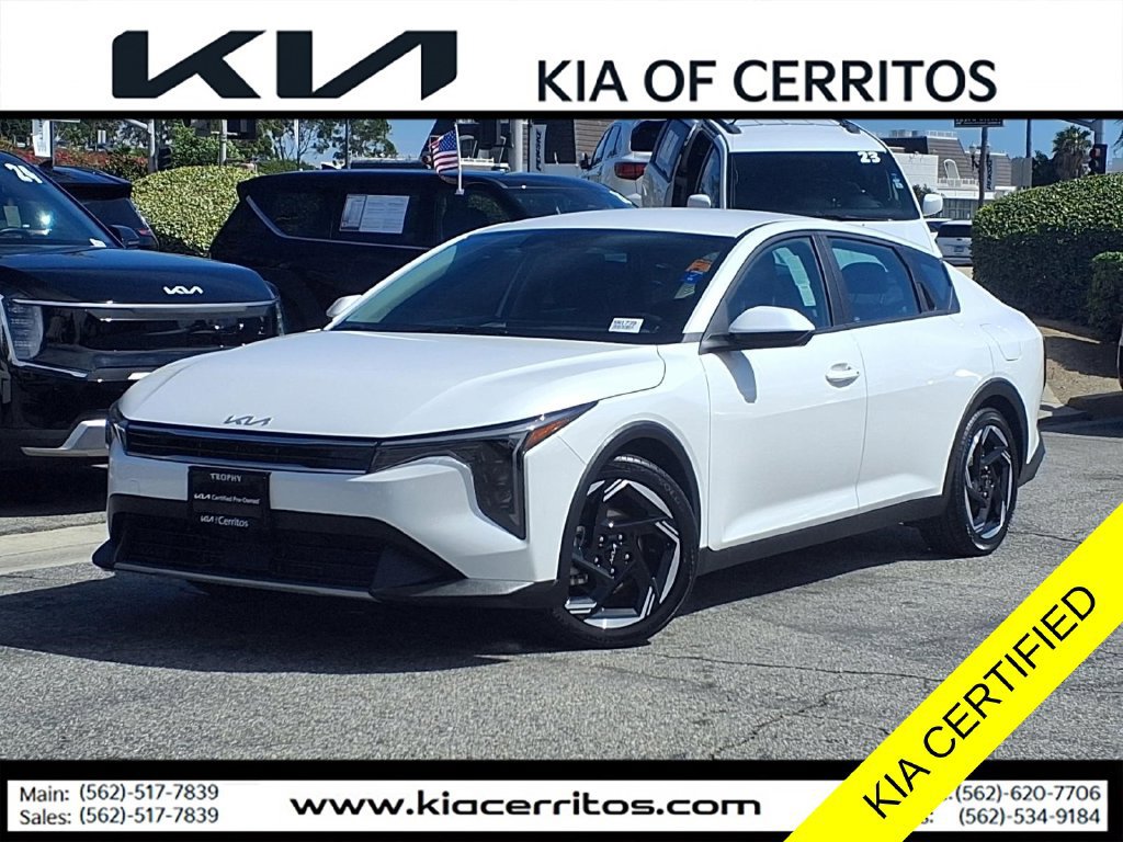 Certified 2025 Kia K4 EX FWD image 1
