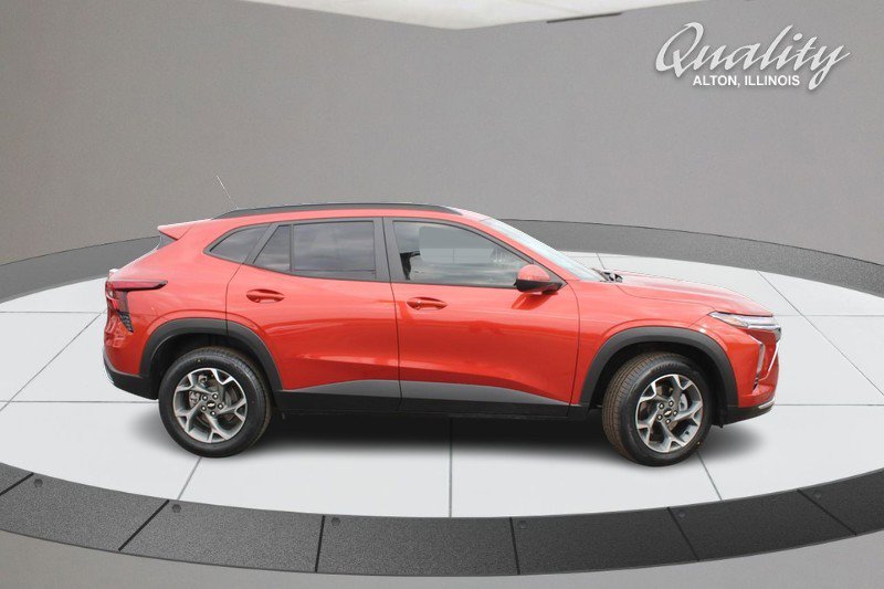 Certified 2024 Chevrolet Trax LT w/ Driver Confidence Package image 3