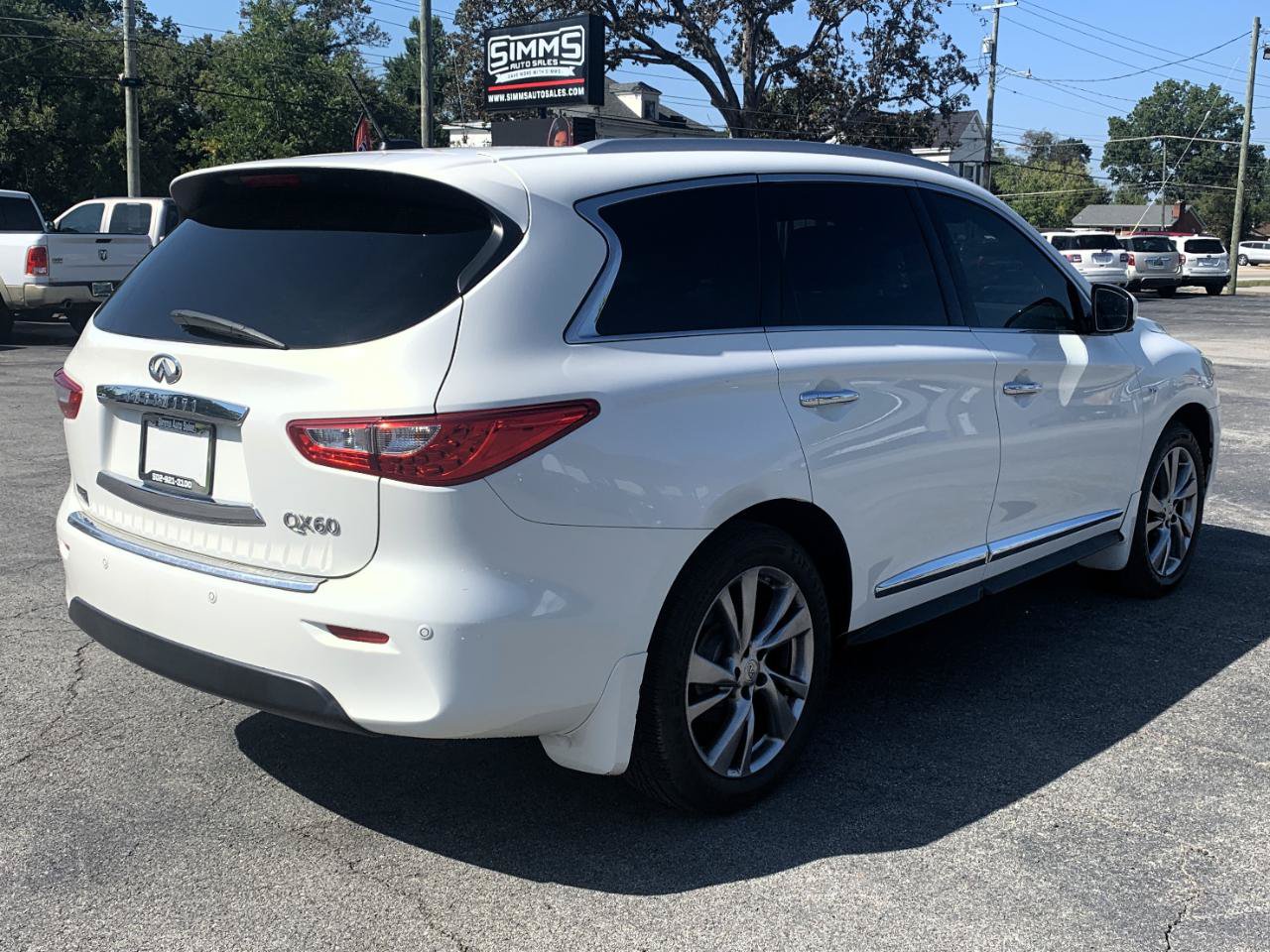 Used 2014 INFINITI QX60 Luxe w/ Deluxe Touring Package AWD/4WD image 5
