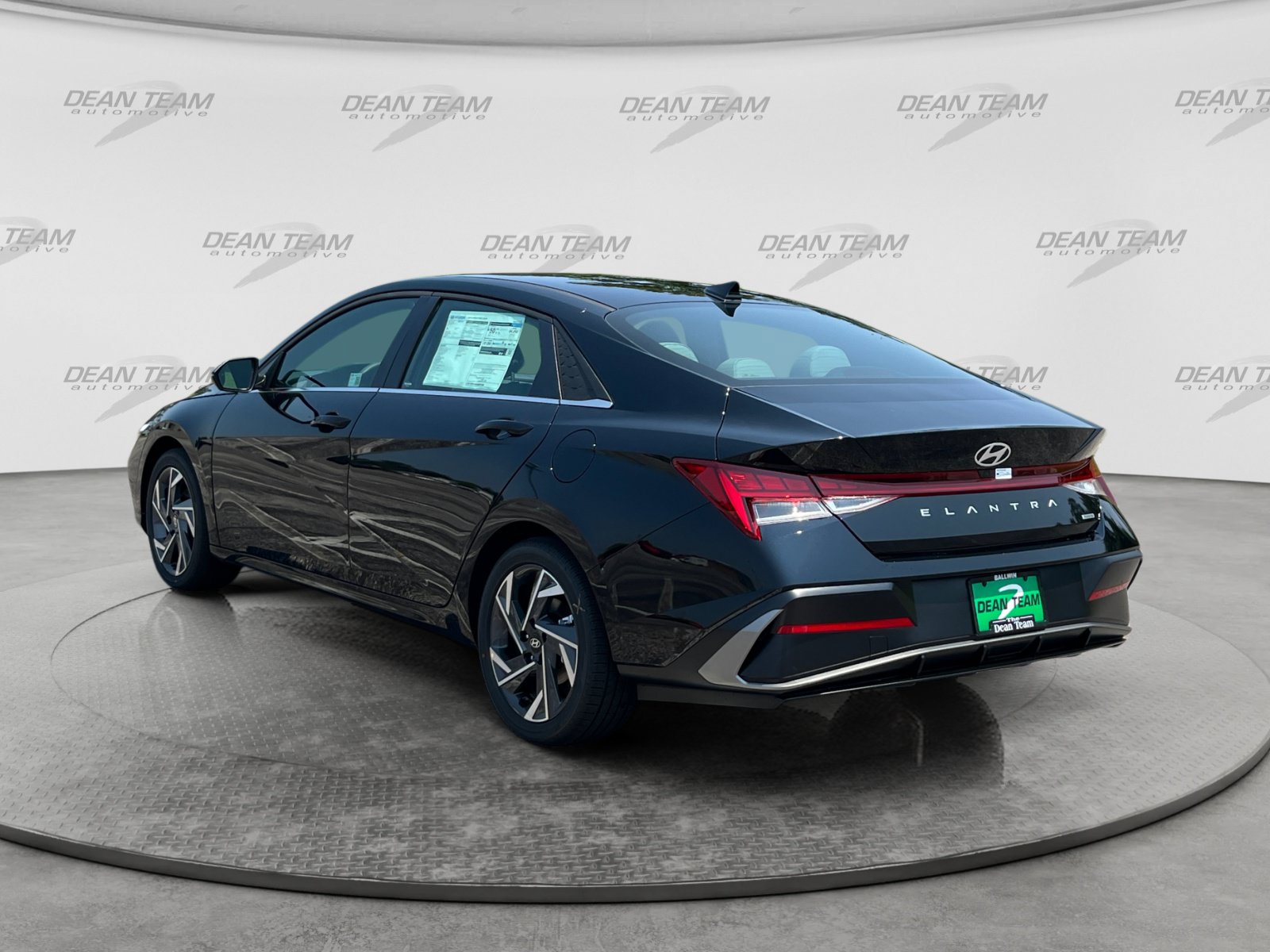 Certified 2025 Hyundai Elantra Limited FWD image 5