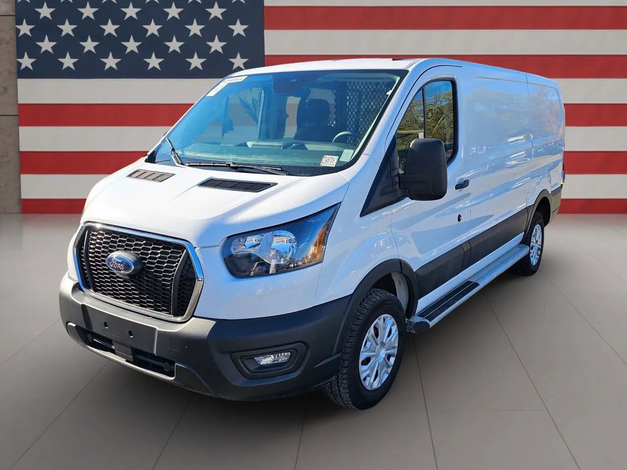 Used 2024 Ford Transit 250 Low Roof w/ Exterior Upgrade Package image 3