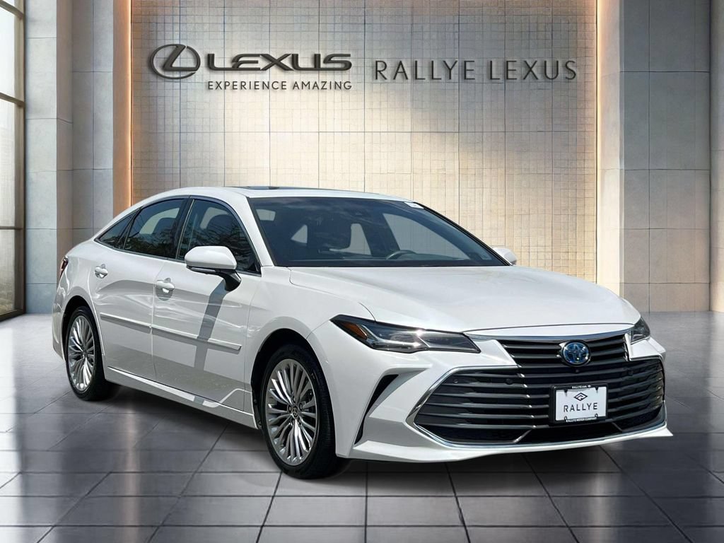 Used 2022 Toyota Avalon Limited w/ Advanced Safety Package FWD image 1