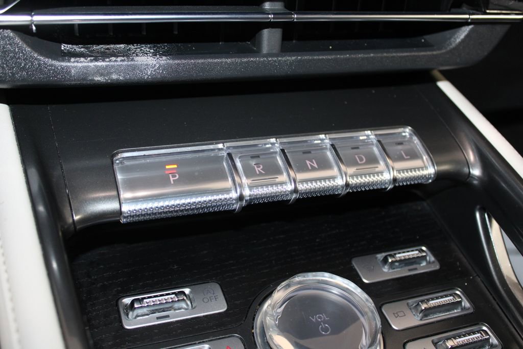 Used 2024 Lincoln Nautilus Reserve image 33