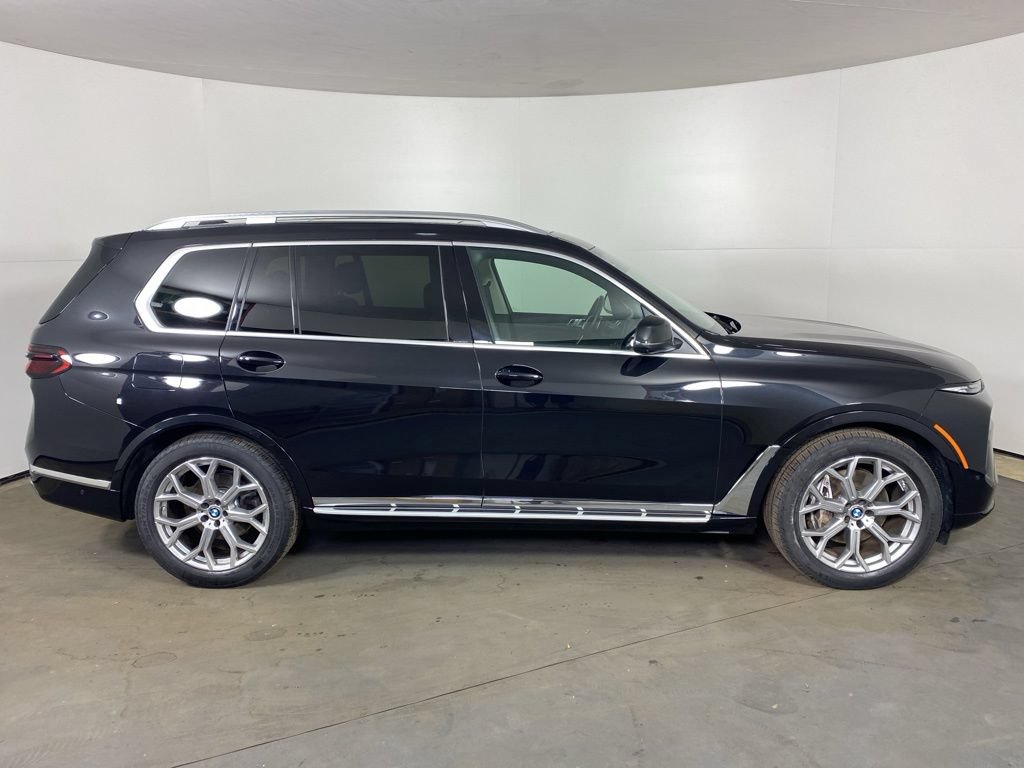 Used 2023 BMW X7 xDrive40i w/ Premium Package AWD/4WD image 4