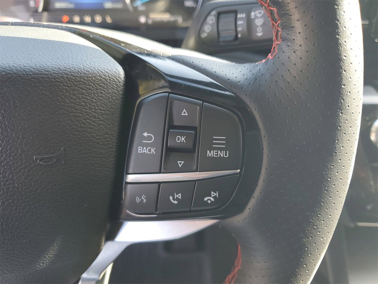 Used 2023 Ford Explorer ST-Line w/ Class IV Trailer Tow Package image 21