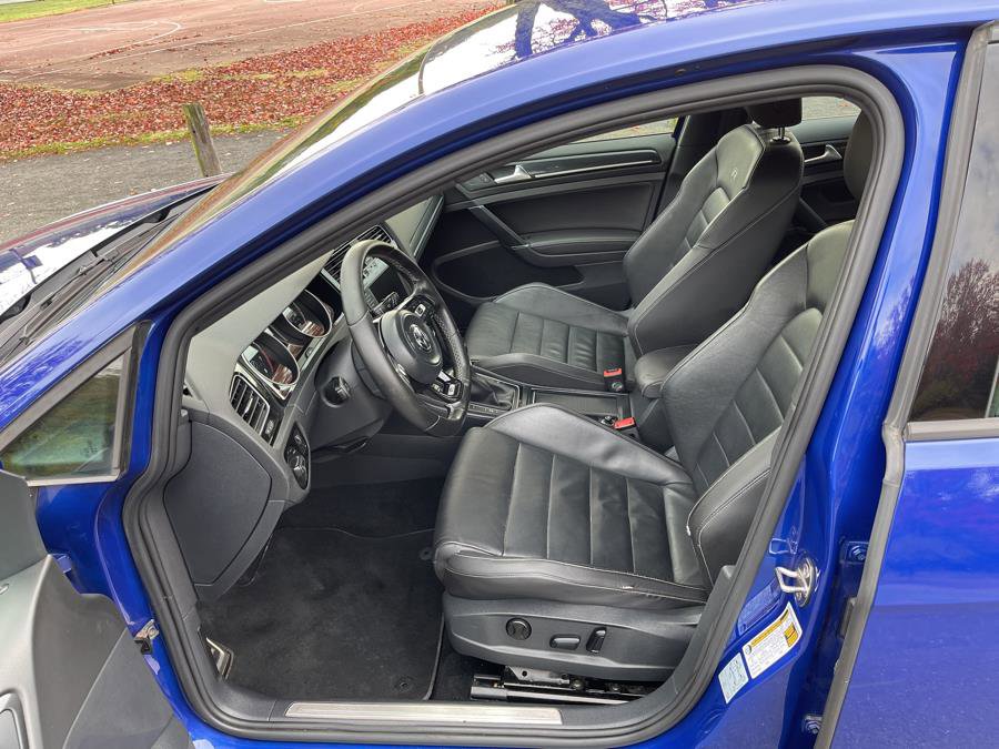 Used 2017 Volkswagen Golf 4-Door image 9