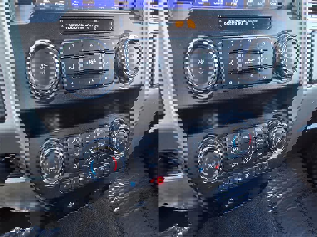 Used 2020 Ford F250 Lariat w/ Lariat Value Package image 16