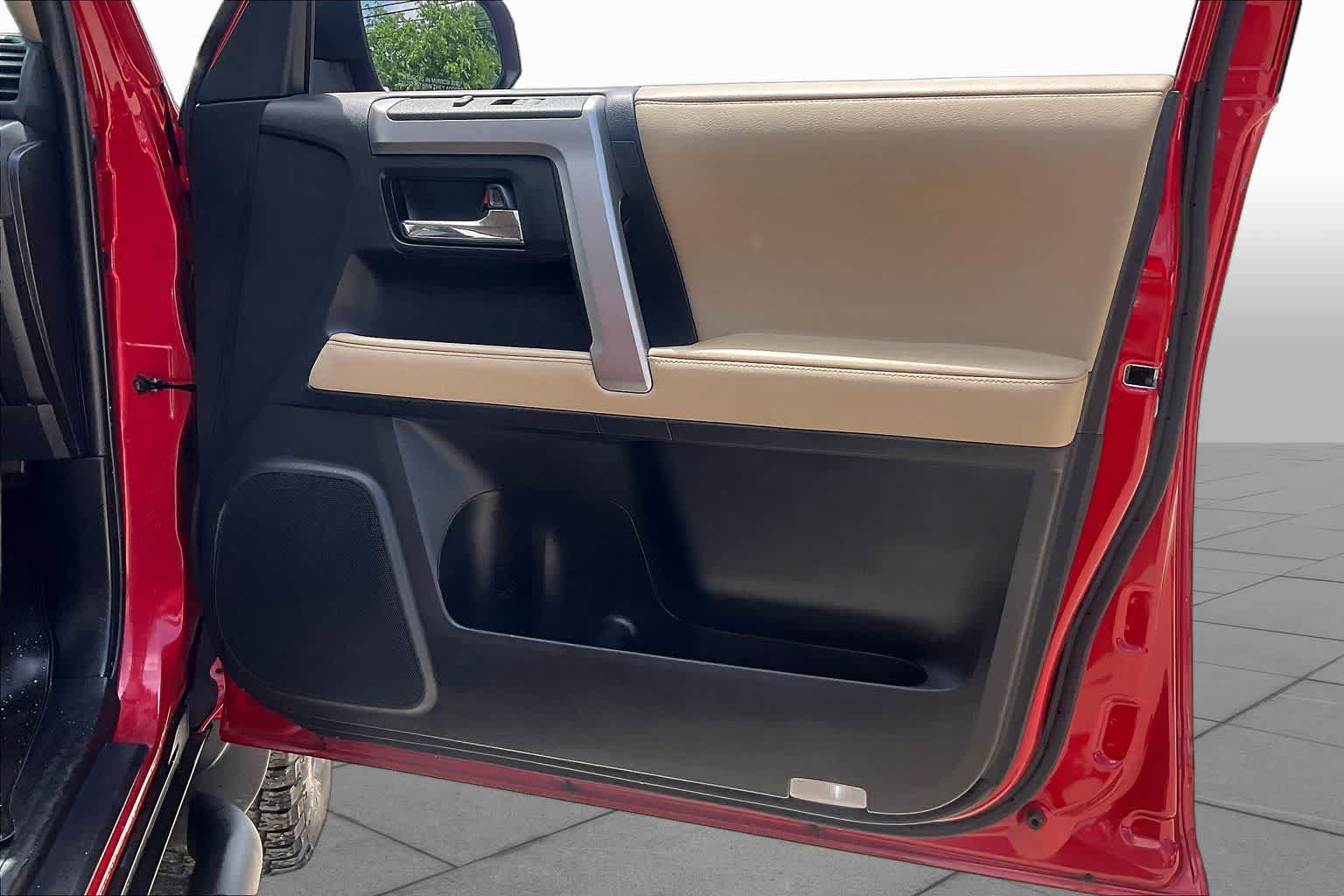 Used 2023 Toyota 4Runner SR5 Premium w/ Moonroof Package RWD image 23