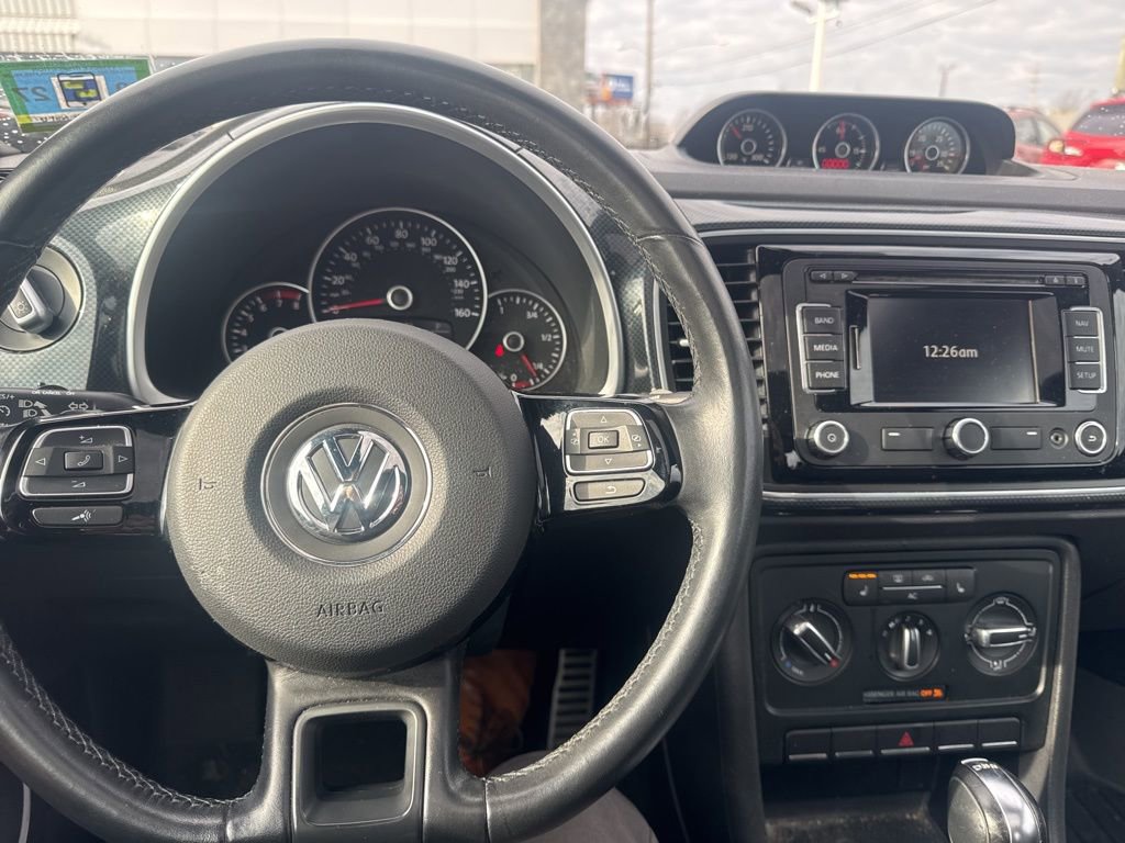 Used 2012 Volkswagen Beetle 2.0T w/ Lamp & Wheel Pkg image 20