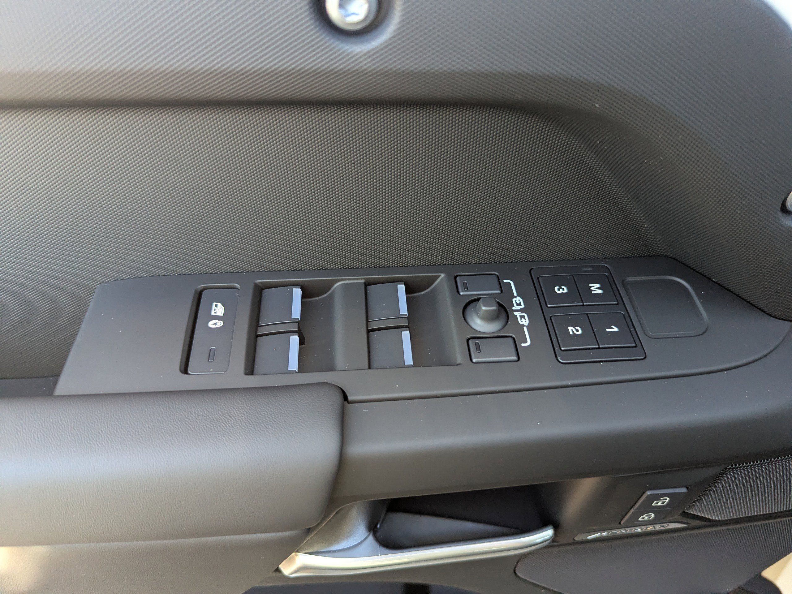 New 2026 Land Rover Defender 110 S image 19