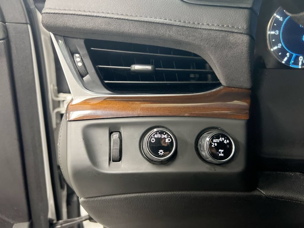 Used 2019 Cadillac Escalade ESV Luxury AWD/4WD image 19