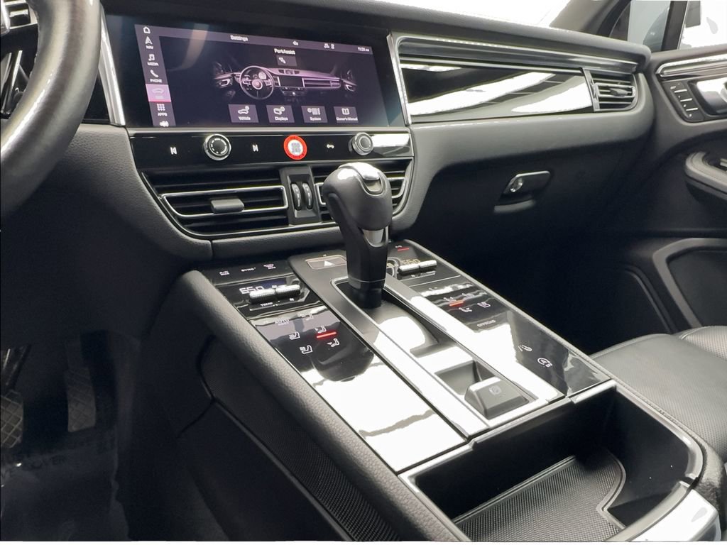 Used 2023 Porsche Macan w/ Sport Chrono Package image 37