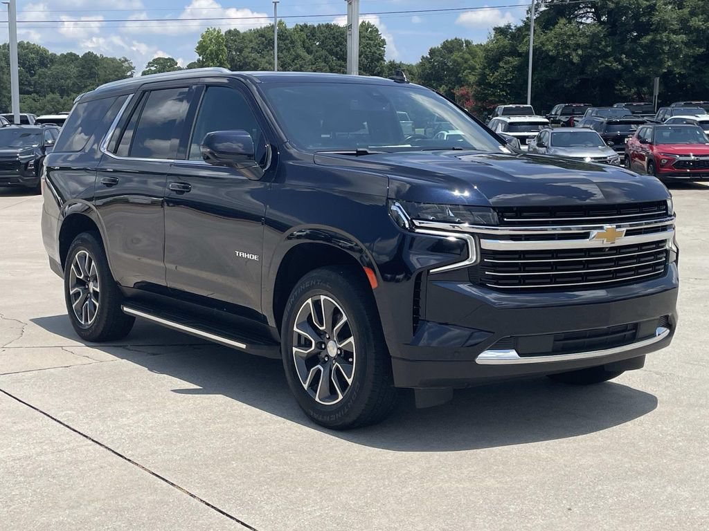 Certified 2022 Chevrolet Tahoe LT w/ Luxury Package AWD/4WD image 5