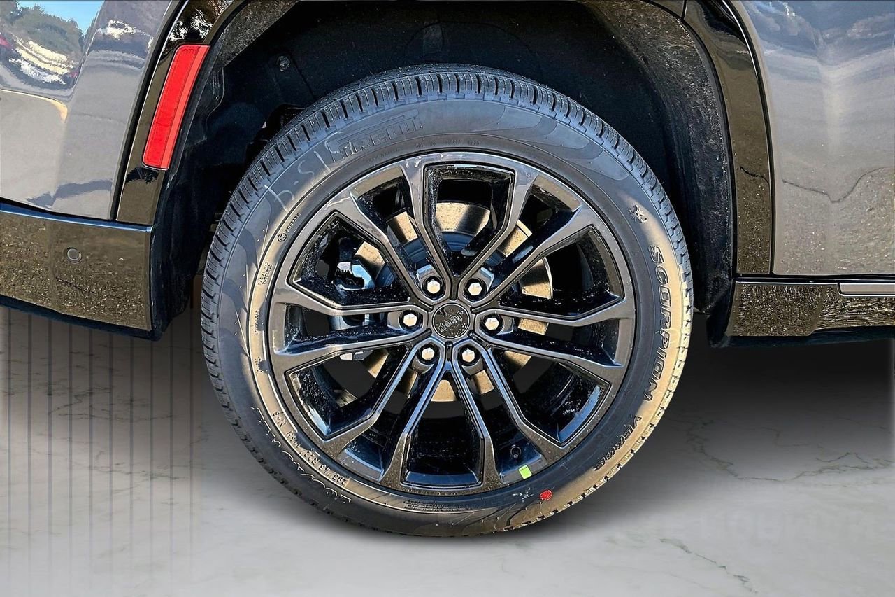 New 2026 Jeep Grand Wagoneer Summit image 36